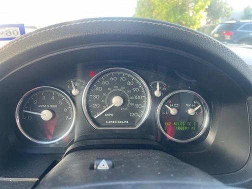 2006 Lincoln Mark LT Base