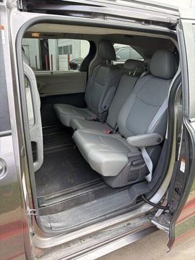 2021 Toyota Sienna XLE 8 Passenger