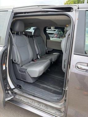 2021 Toyota Sienna XLE 8 Passenger