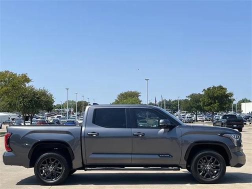 2023 Toyota Tundra Platinum