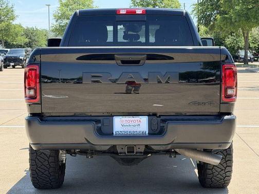Diamond Black Crystal Pearlcoat 2025 RAM 2500 Tradesman Crew Cab 4x4 6'4' Box