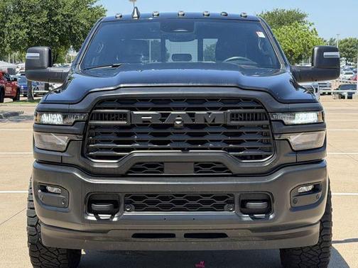 Diamond Black Crystal Pearlcoat 2025 RAM 2500 Tradesman Crew Cab 4x4 6'4' Box