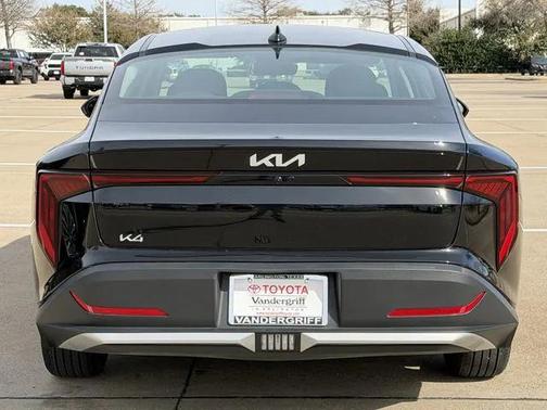 2025 Kia K4 LXS