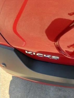 2020 Nissan Kicks SR