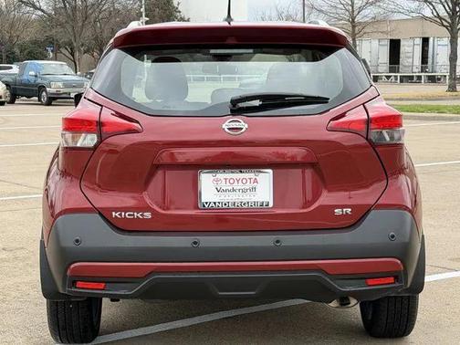 2020 Nissan Kicks SR