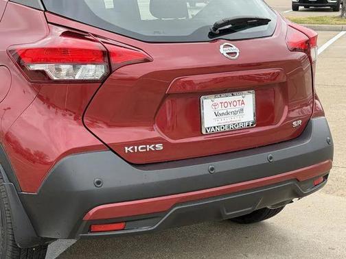 2020 Nissan Kicks SR