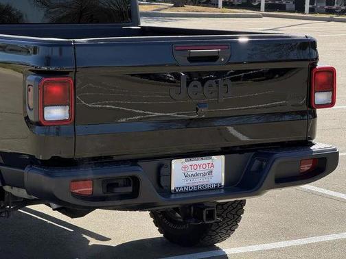 2023 Jeep Gladiator Willys 4x4