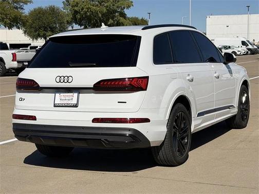 2024 Audi Q7 55 Premium Plus