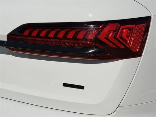 2024 Audi Q7 55 Premium Plus