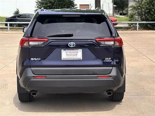 2020 Toyota RAV4 Hybrid XLE