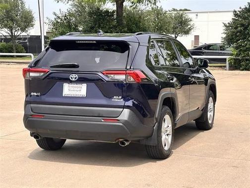 2020 Toyota RAV4 Hybrid XLE