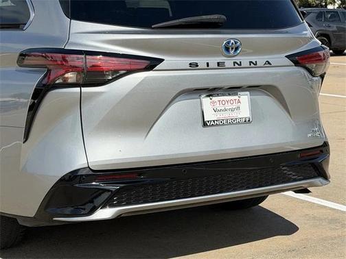 2021 Toyota Sienna XSE 7 Passenger