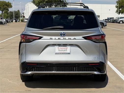2021 Toyota Sienna XSE 7 Passenger