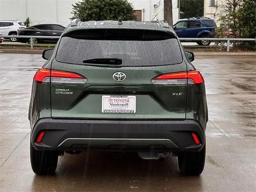 2024 Toyota Corolla Cross XLE