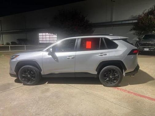 2023 Toyota RAV4 Hybrid SE