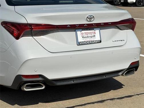 2022 Toyota Avalon Limited