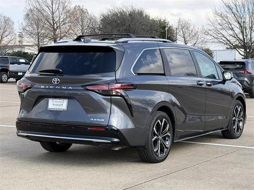 2025 Toyota Sienna Platinum