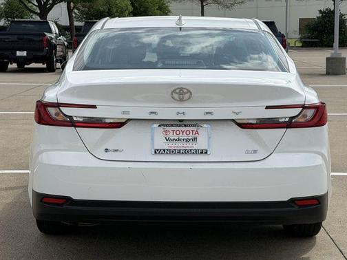 Ice Cap 2025 Toyota Camry LE