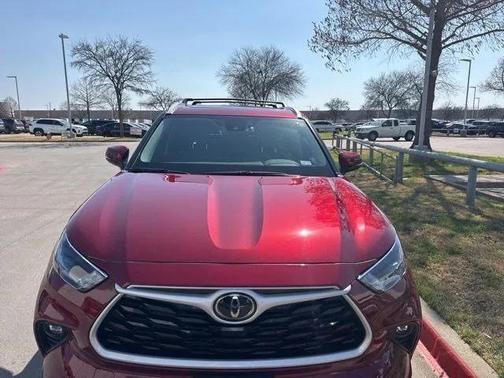 2025 Toyota Highlander XLE