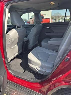 2025 Toyota Highlander XLE