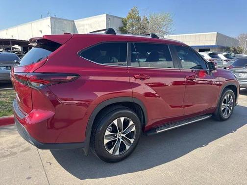 2025 Toyota Highlander XLE