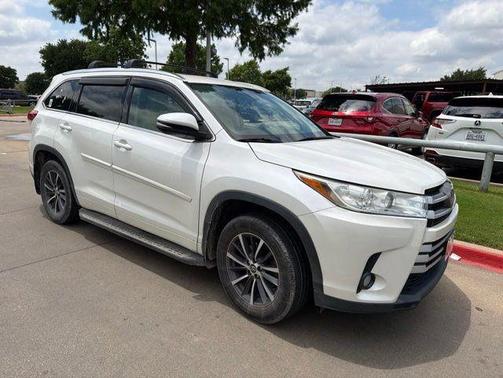 Blizzard Pearl 2017 Toyota Highlander XLE