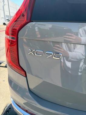 2024 Volvo XC90 B6 Plus Bright Theme 7-Seater