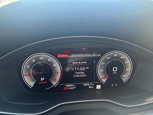 2024 Audi Q5 45 S line Prestige