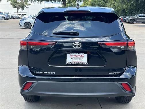 2024 Toyota Highlander LE