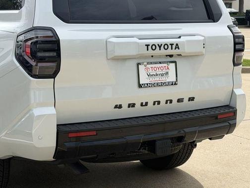 Wind Chill Pearl 2026 Toyota 4Runner TRD Sport