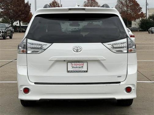 2018 Toyota Sienna SE