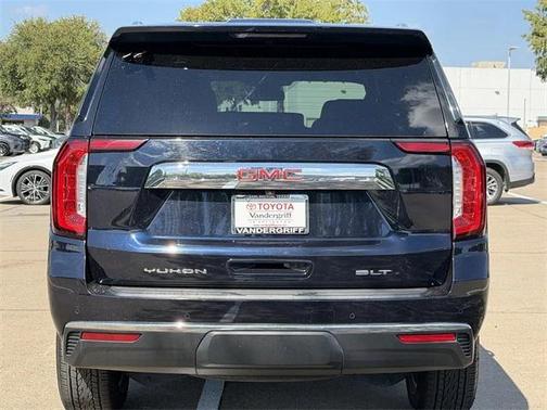 2023 GMC Yukon SLT