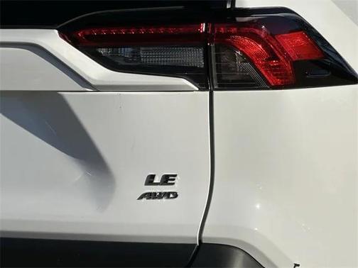 2022 Toyota RAV4 LE