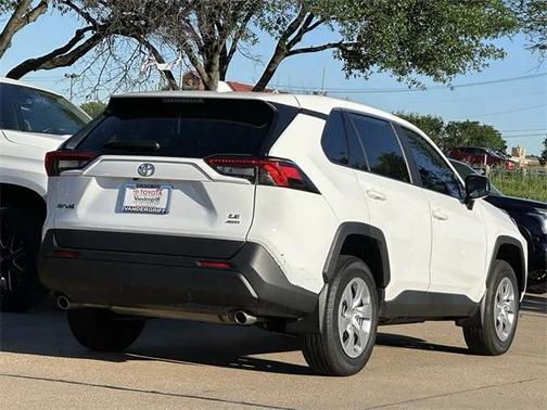 2022 Toyota RAV4 LE