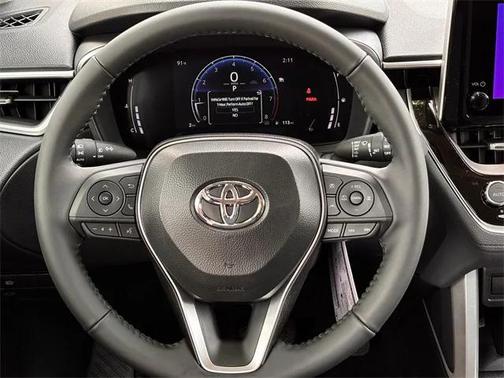 2025 Toyota Corolla Cross XLE