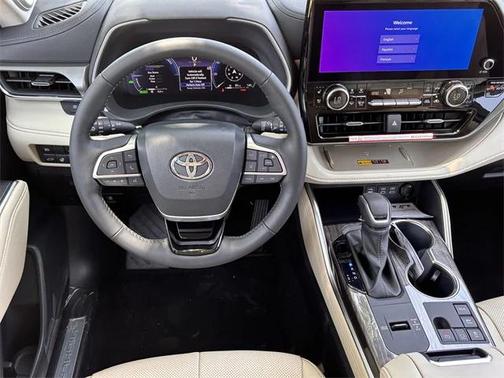 2025 Toyota Highlander Hybrid Limited