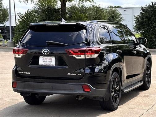 2019 Toyota Highlander SE