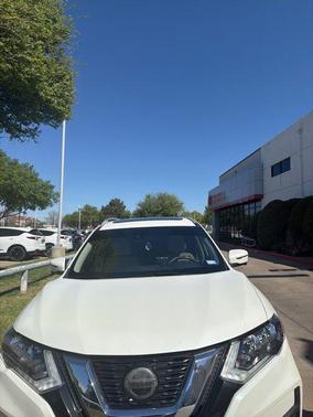 Pearl White Tricoat 2019 Nissan Rogue SV