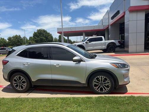 Ingot Silver Metallic 2020 Ford Escape SEL