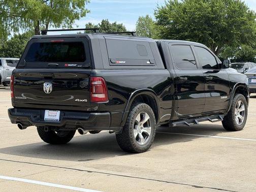 Diamond Black Crystal Pearlcoat 2019 RAM 1500 Laramie