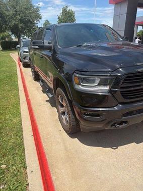 Diamond Black Crystal Pearlcoat 2019 RAM 1500 Laramie