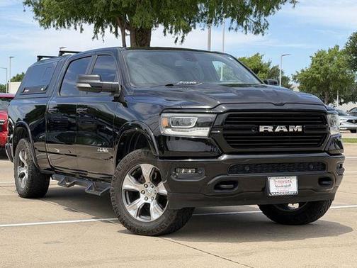 Diamond Black Crystal Pearlcoat 2019 RAM 1500 Laramie