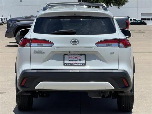 2024 Toyota Corolla Cross LE