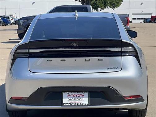 2025 Toyota Prius Plug-In Hybrid SE