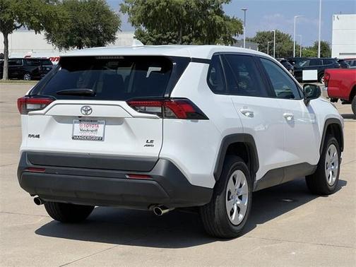 2024 Toyota RAV4 LE