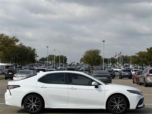 2021 Toyota Camry SE