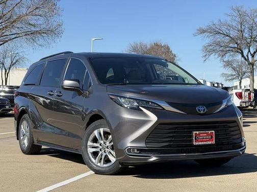 2023 Toyota Sienna XLE