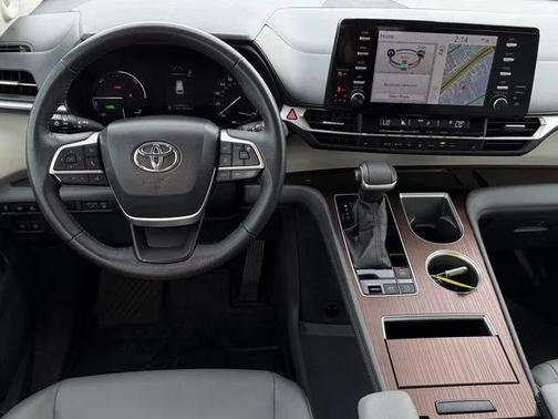 2023 Toyota Sienna XLE