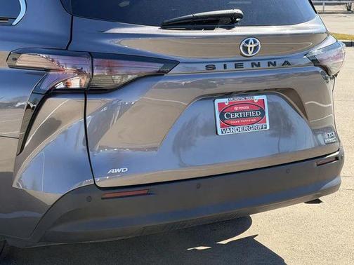 2023 Toyota Sienna XLE