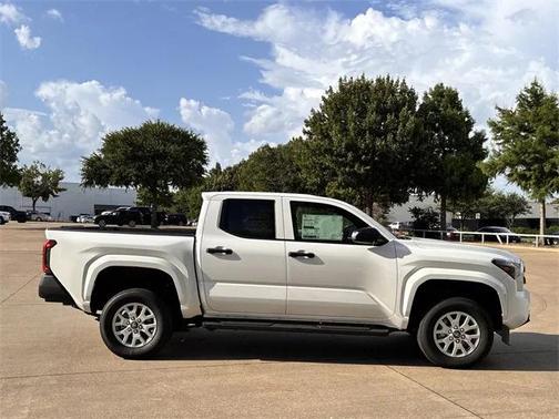 2025 Toyota Tacoma SR